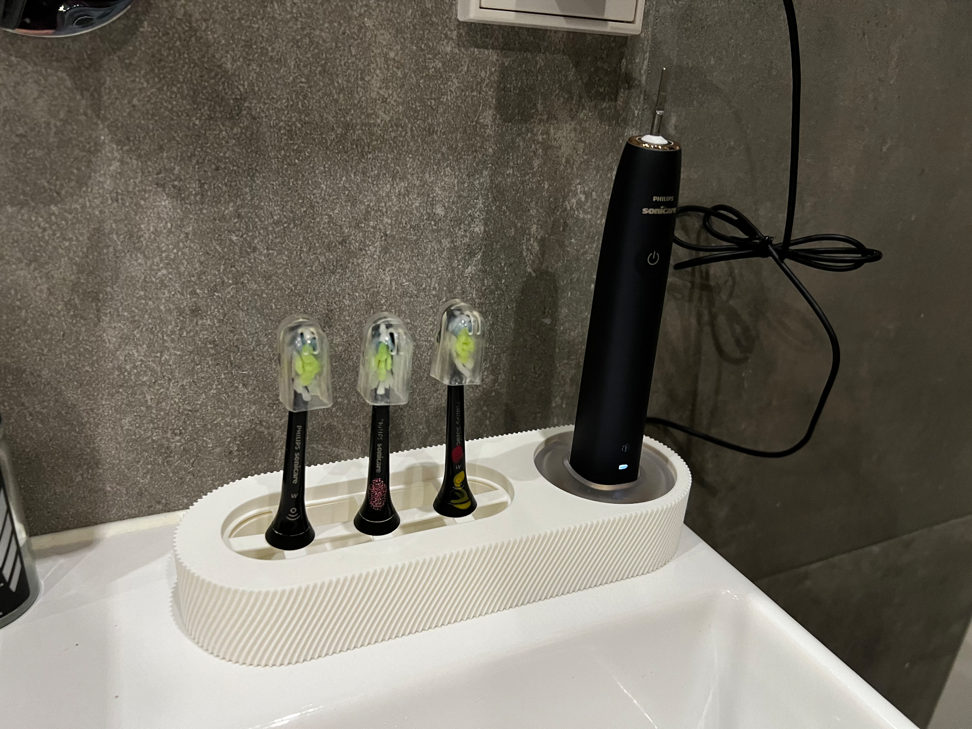 Stand for Philips sonicare 9900 toothbrush & heads