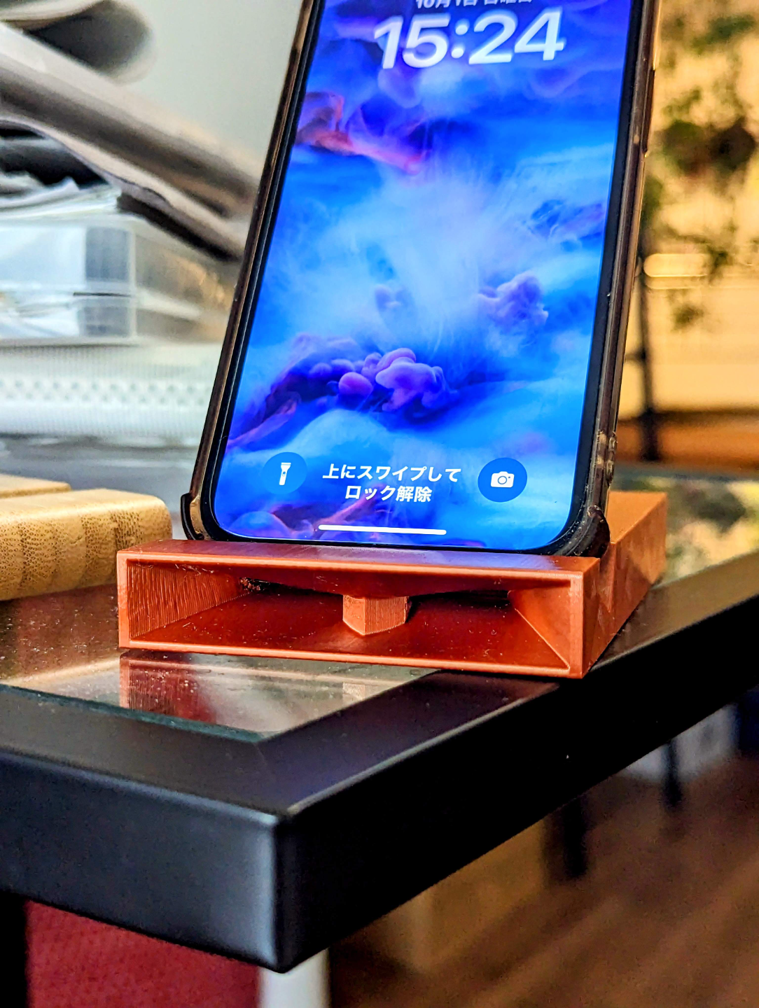 Simple, elegant phone holder with speaker amplifier - multiple sizes - doesn't block the screen