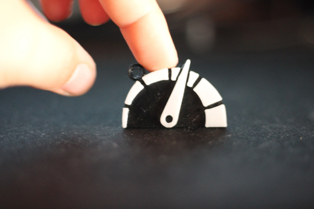 SPEEDOMETER/ACCELEROMETER CAR KEYCHAIN