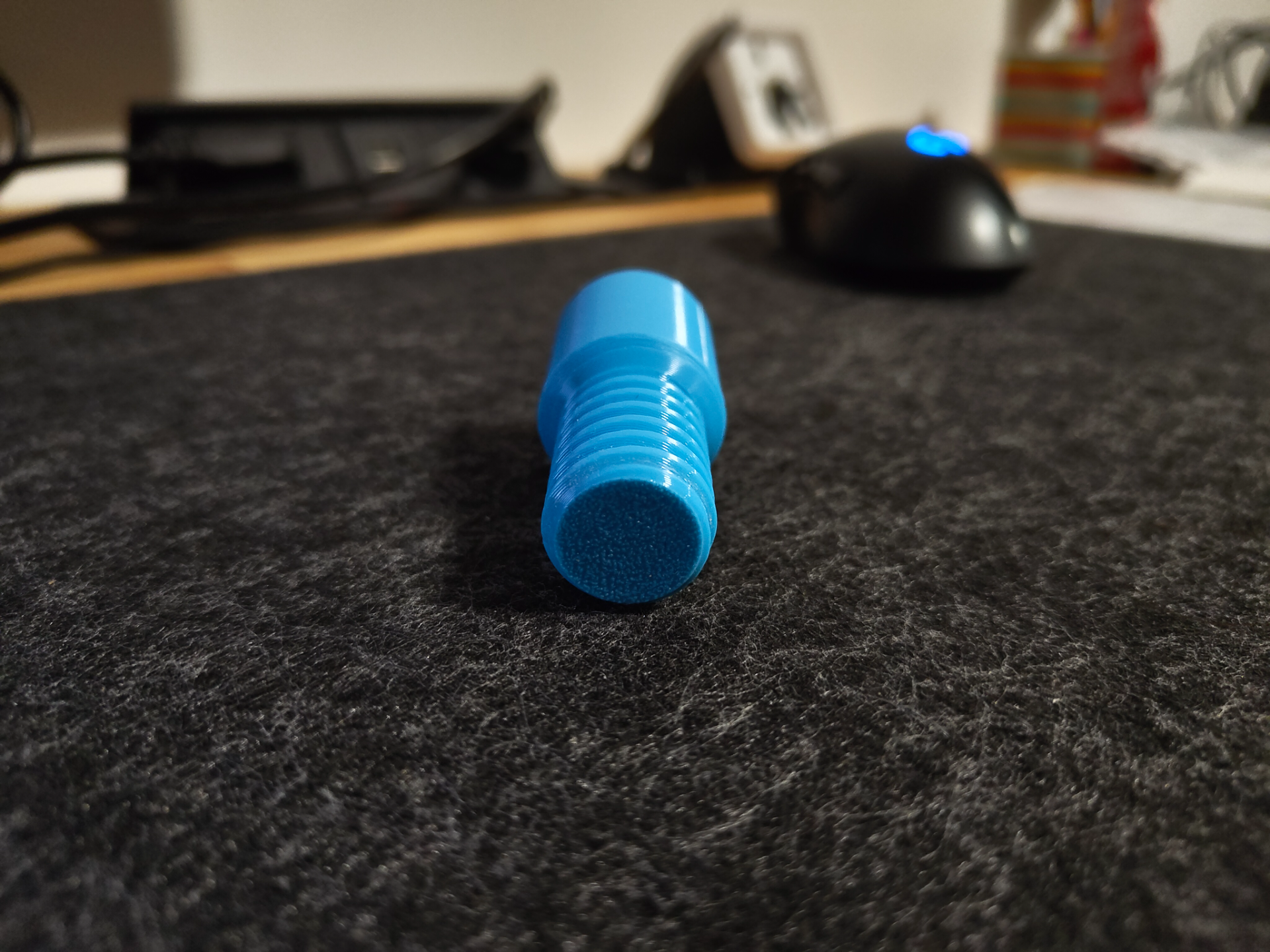 Broom threaded connector