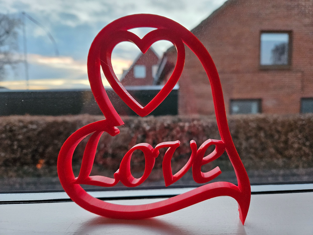 Free-Standing Heart with "Love"
