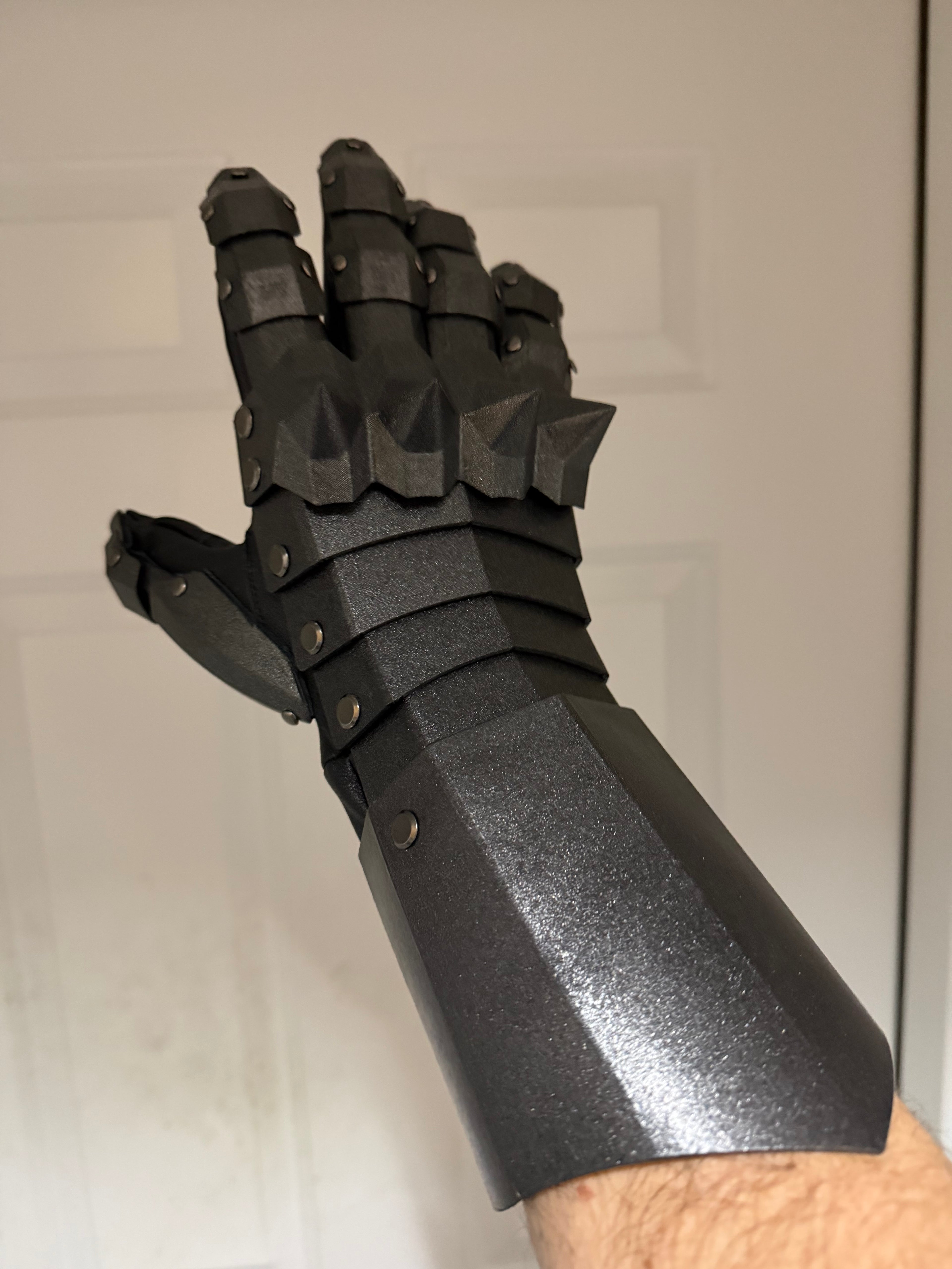 Enchanted War Gauntlet DCC Large Glove Remix