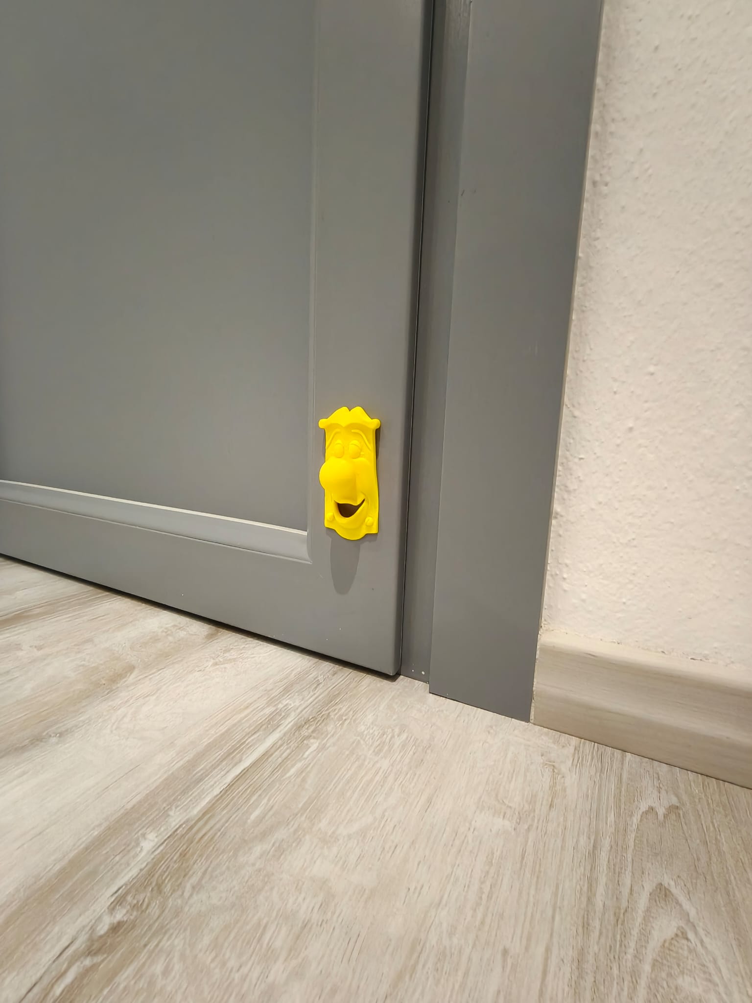 tiny door Alice in Wonderland