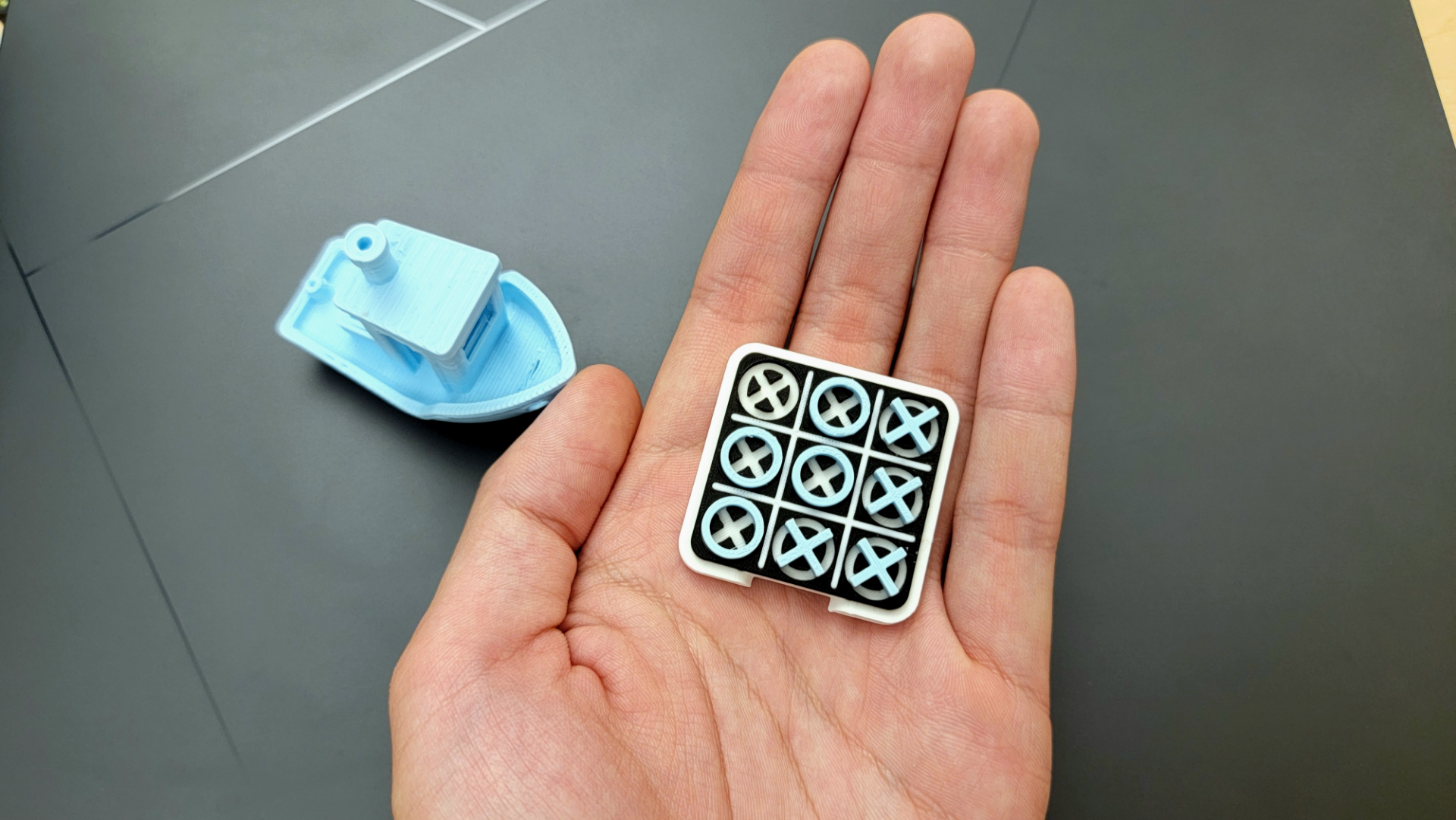 World's Smallest TicTacToe - 40mmx40mm Playable