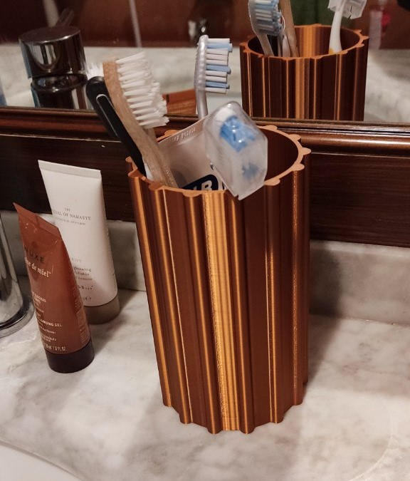Minimal Toothbrush Holder