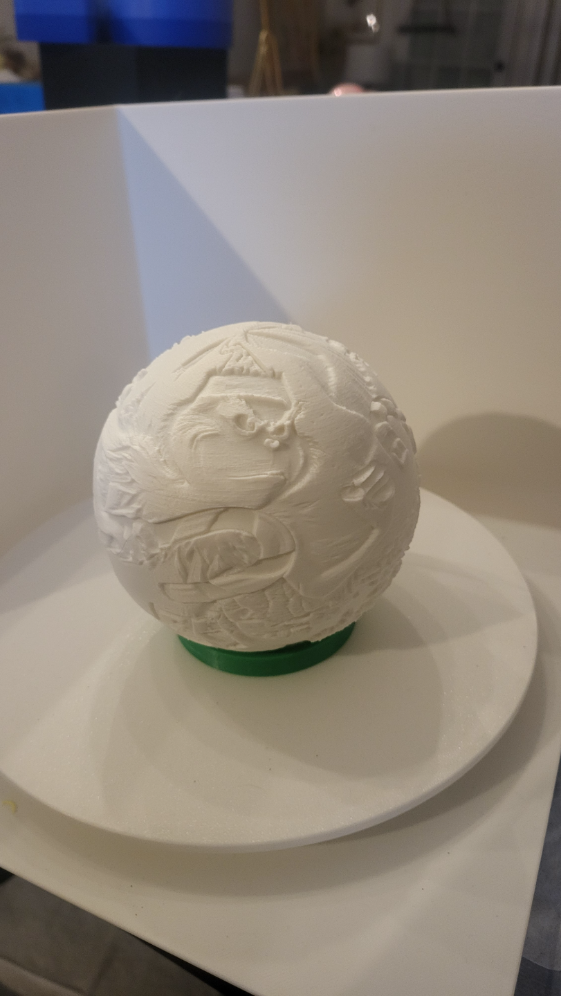 Lithophane Sphere - Grinch vs Santa