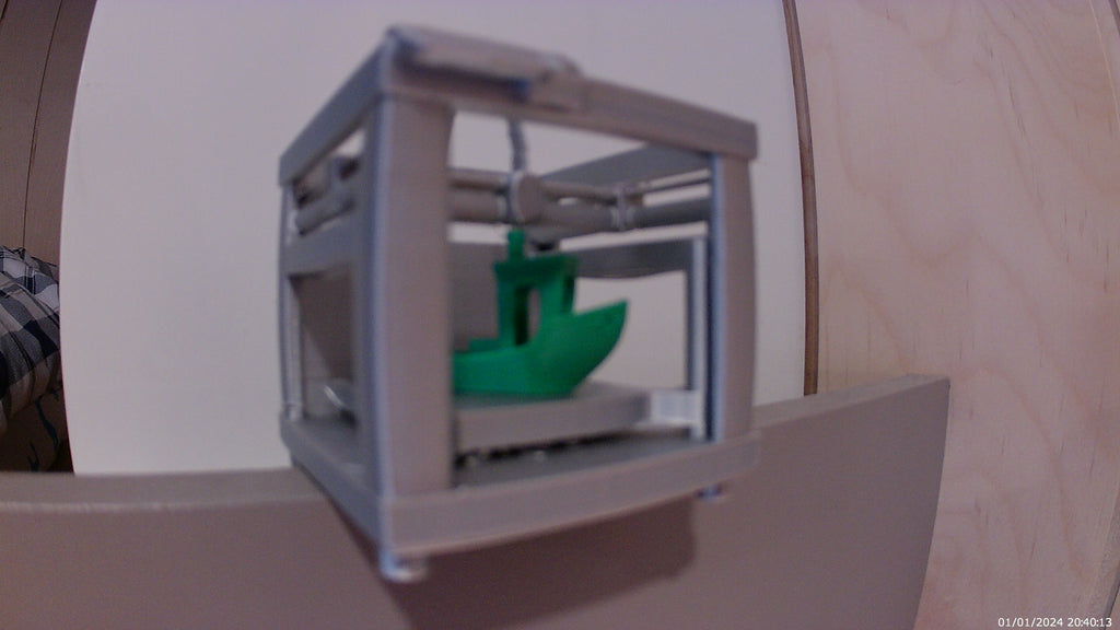 benchy getting 3d printed