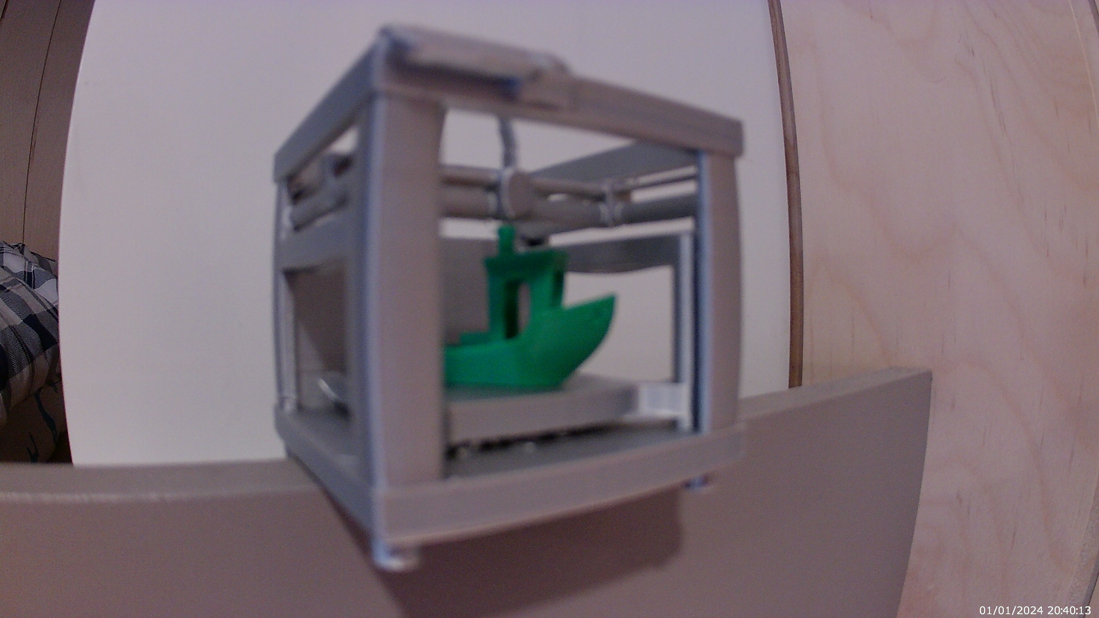 benchy getting 3d printed