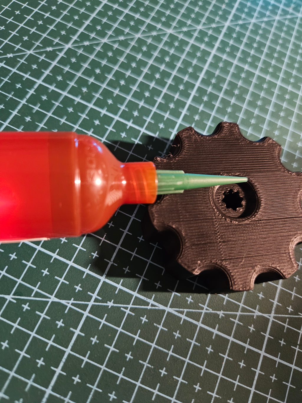 Luer Lock Tightening Wheel for Syringe Tips
