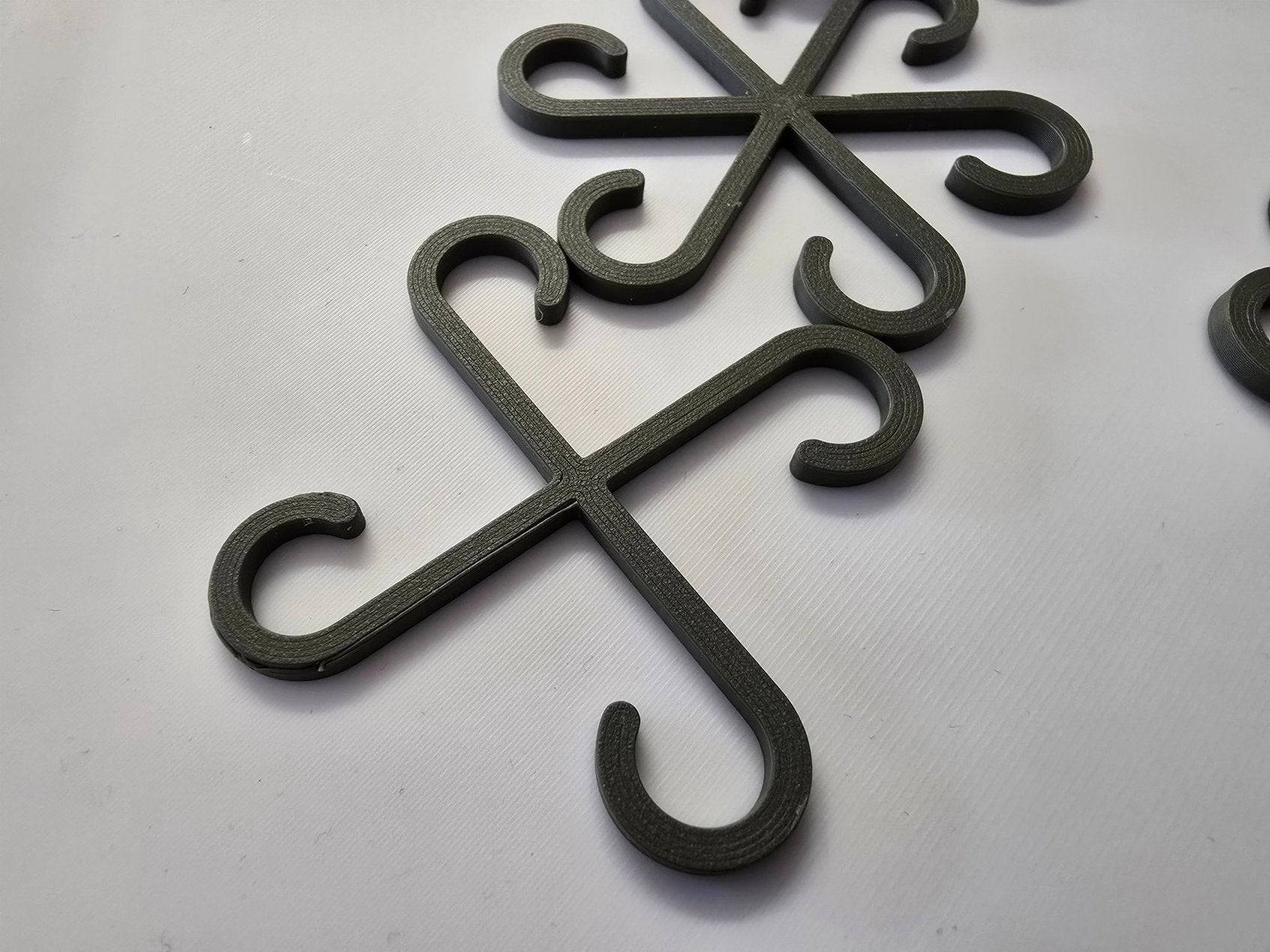 Customizable Plant Stem Hooks