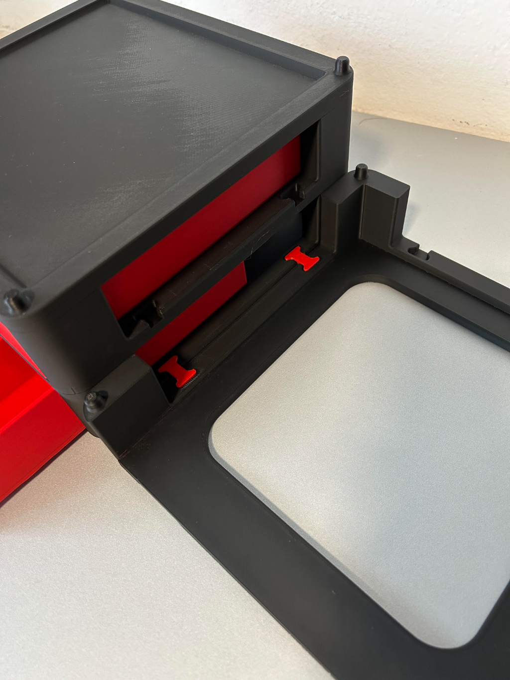 Stackable drawer/organizer for screws/tools/parts