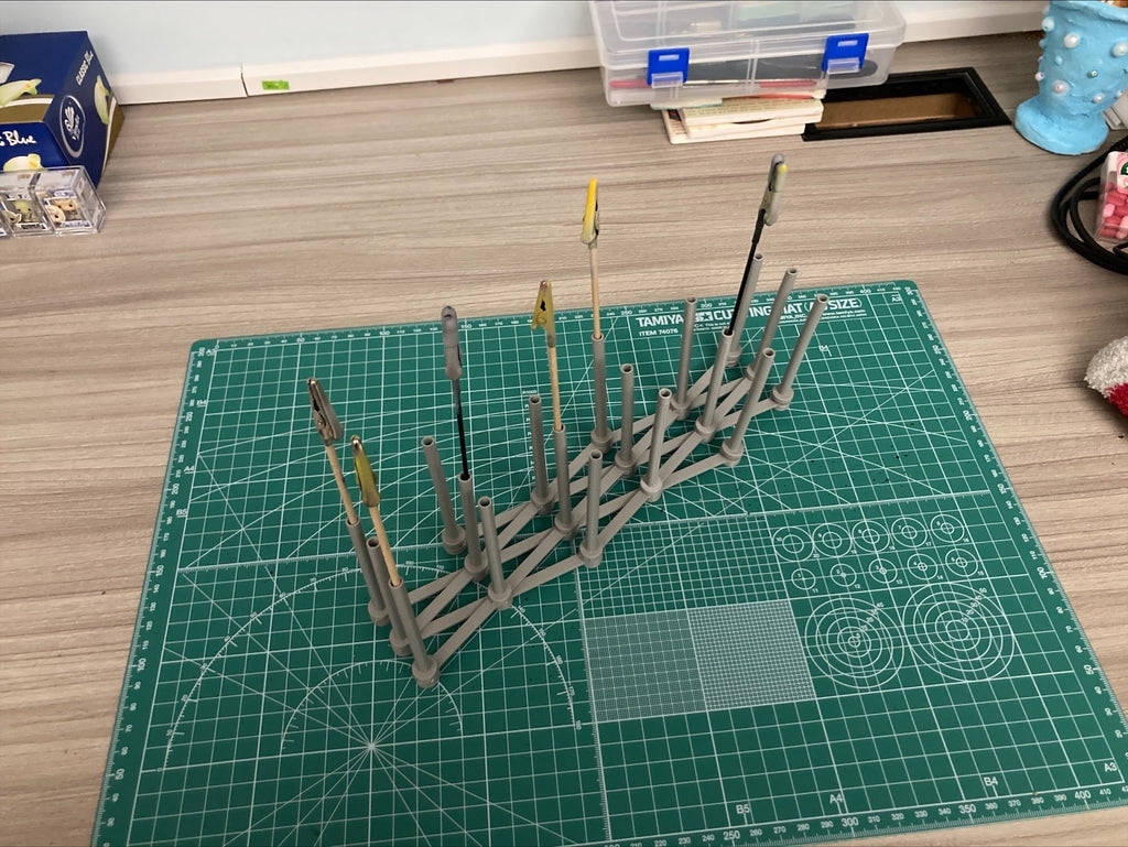 Flexible Paint Station stand base - A4 - 18 clips