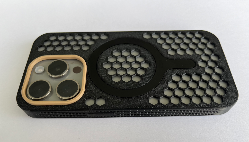 iPhone 15 Pro case (flexible, MagSafe)