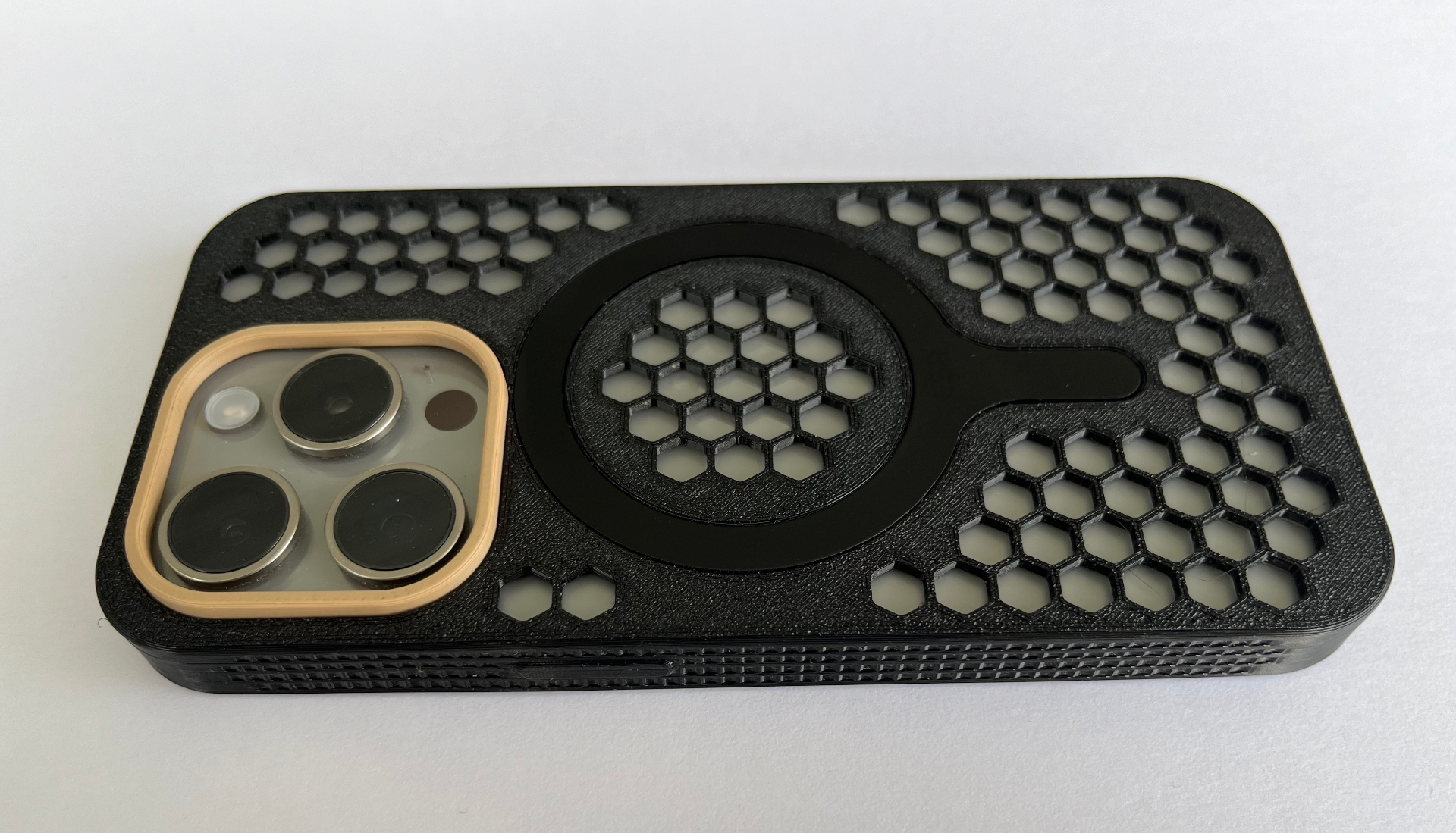 iPhone 15 Pro case (flexible, MagSafe)