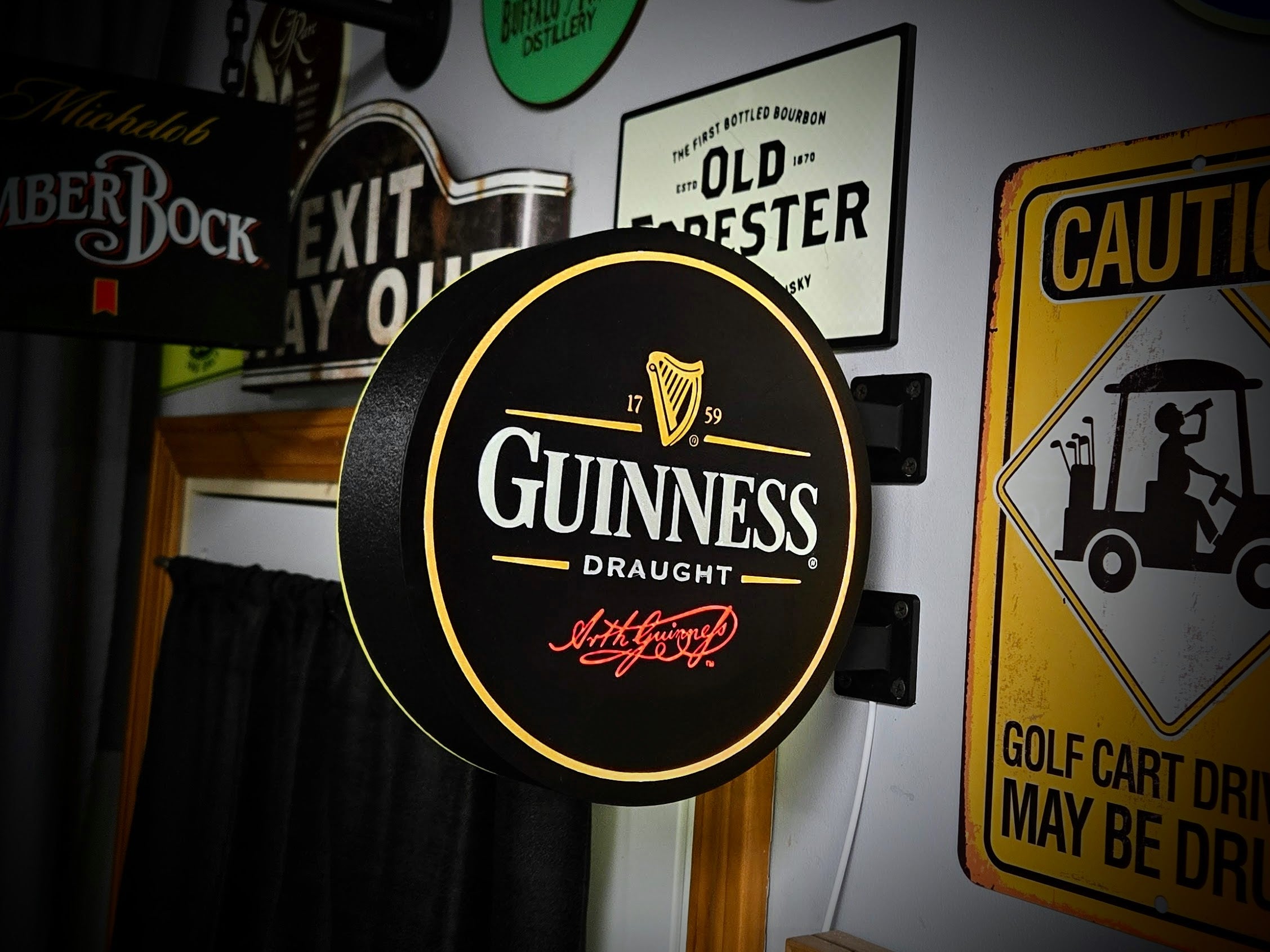GUINNESS - 2-Sided Wall mount Pub Light