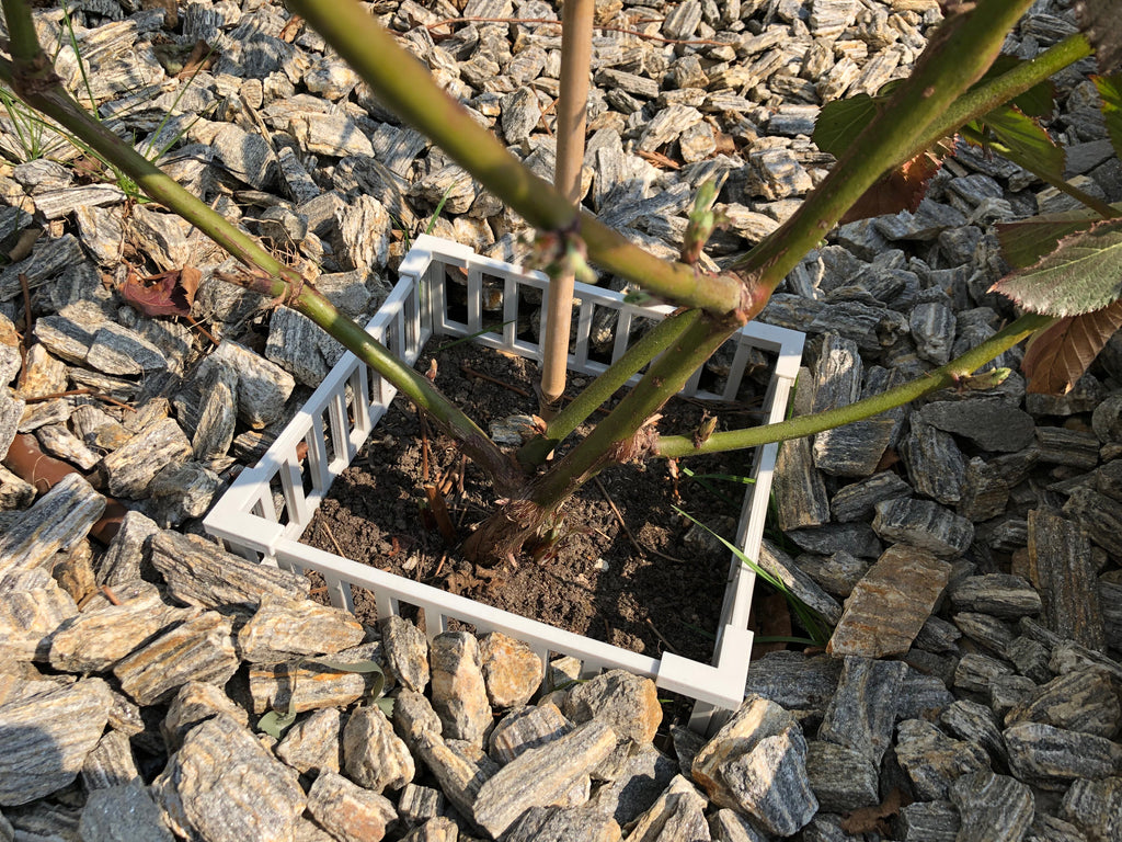 Garden mini fence