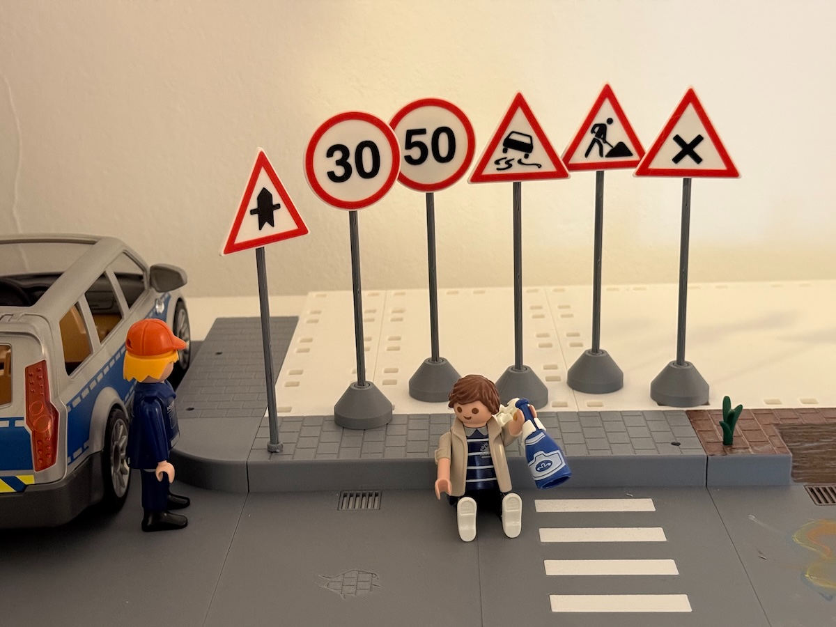 Verkehrsschilder Pfosten Kegel Spielzeug