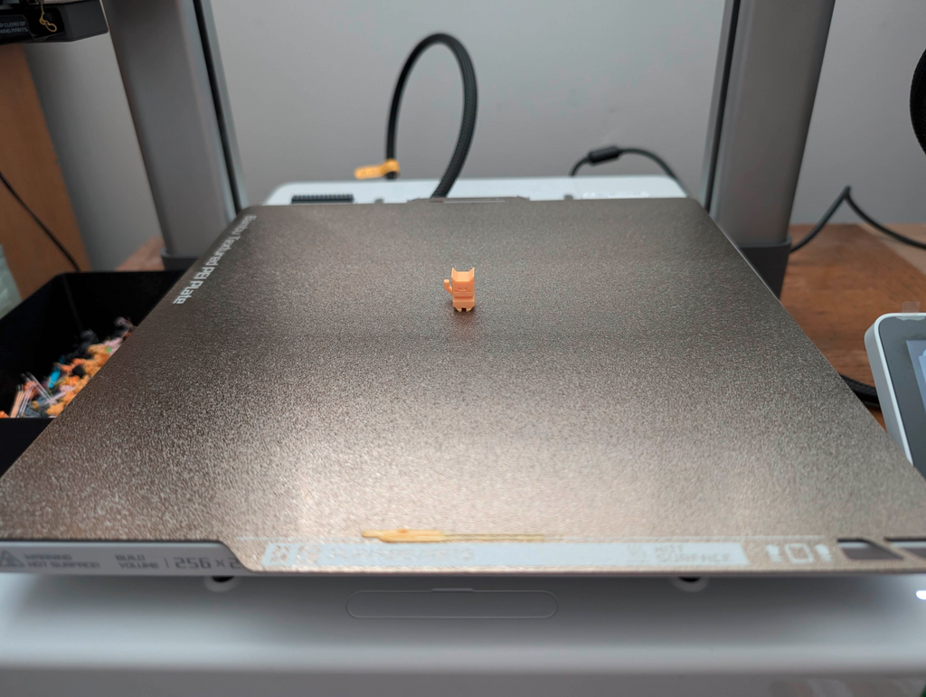 Compatocat - A Stackable Calibration Cat