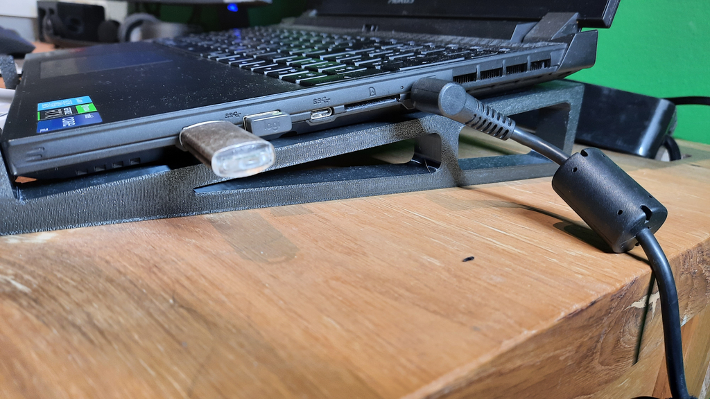 simple 15'' Laptop stand