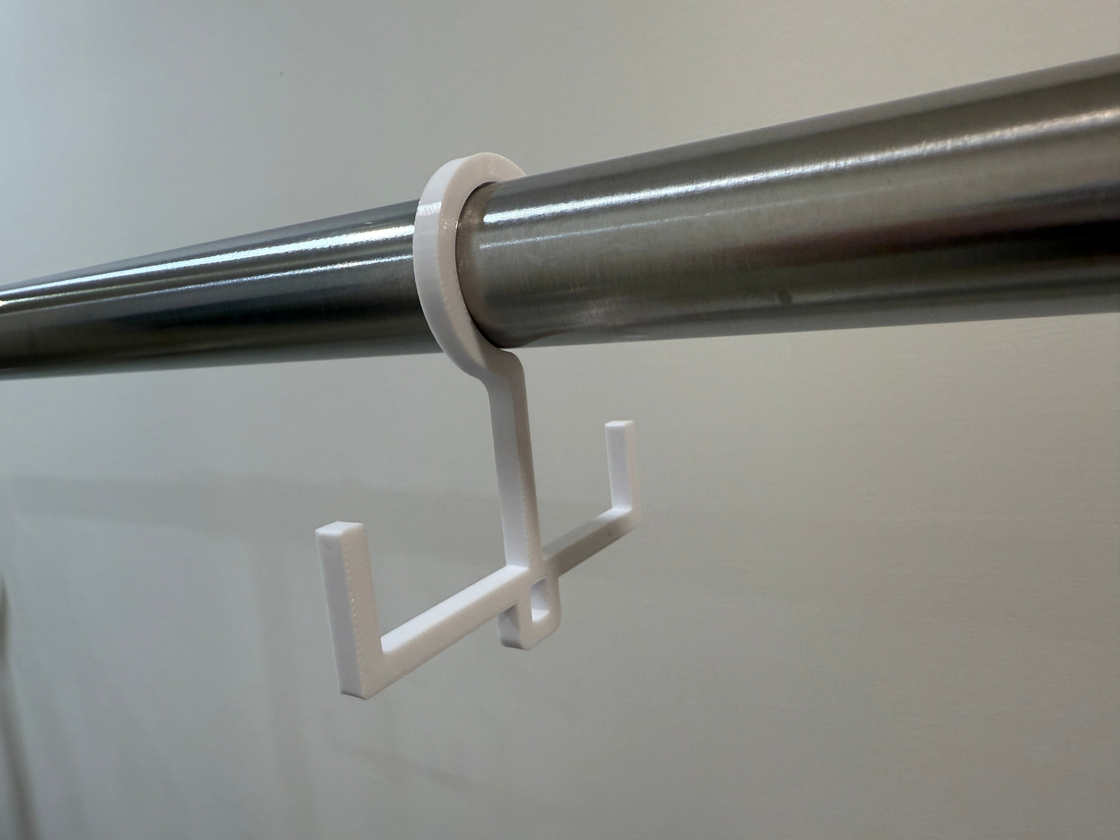 Expandable Hat Hanger