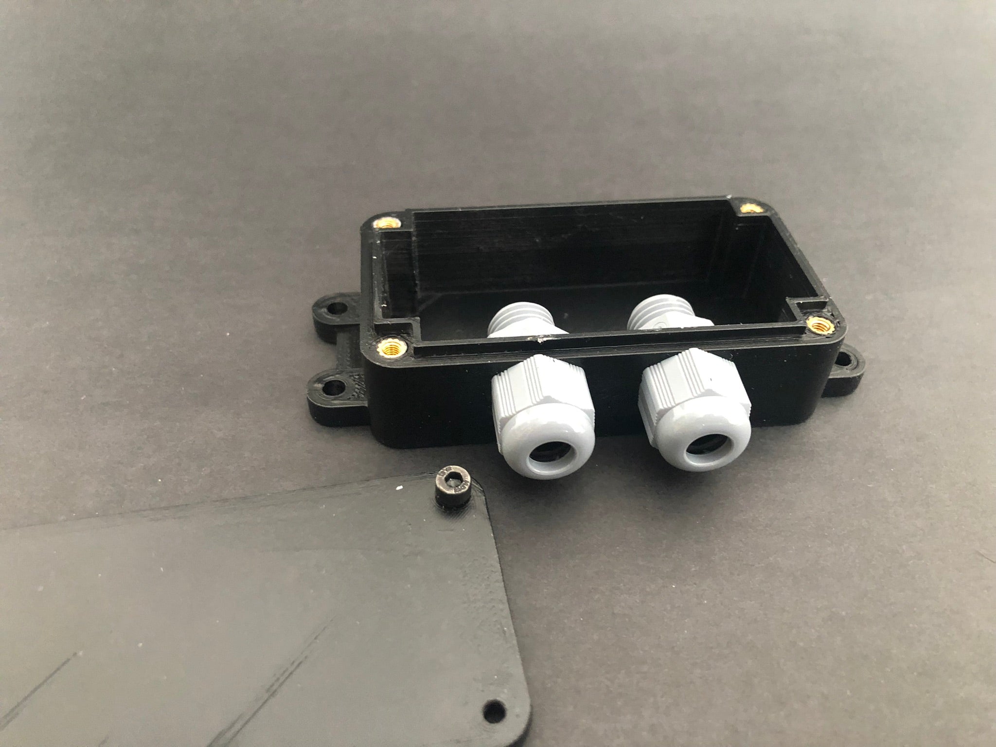 Universal waterproof case