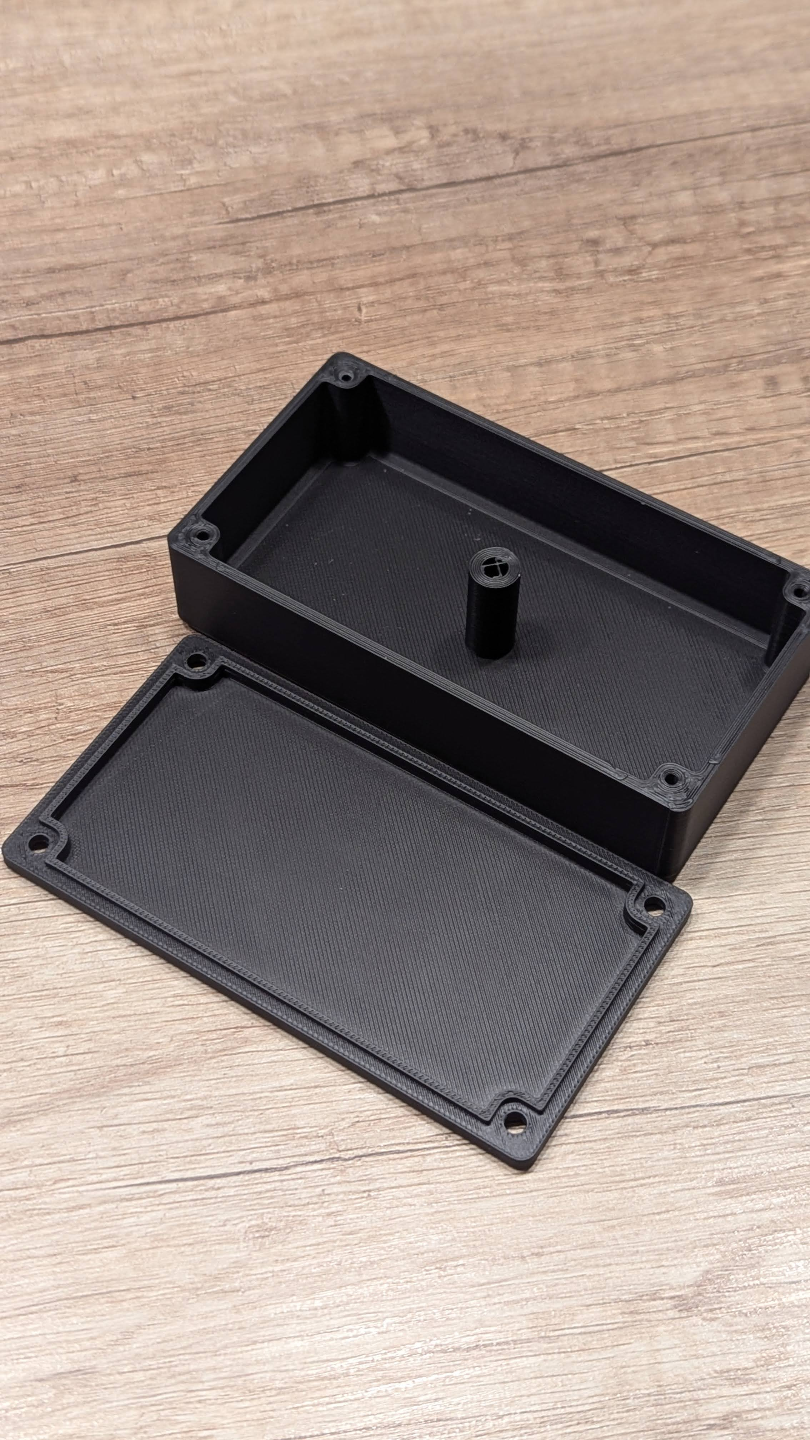 Rock Your Pedalboard: Hammond-Style Enclosure!