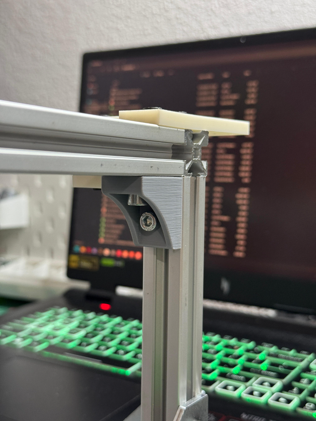 20mm x 20mm profile corner support bracket