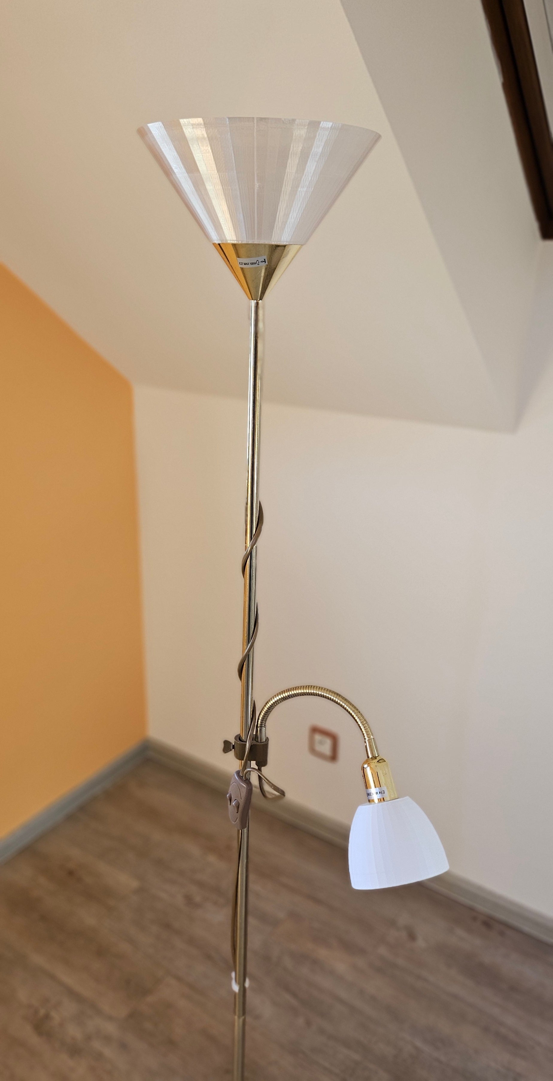 Floor lampshade