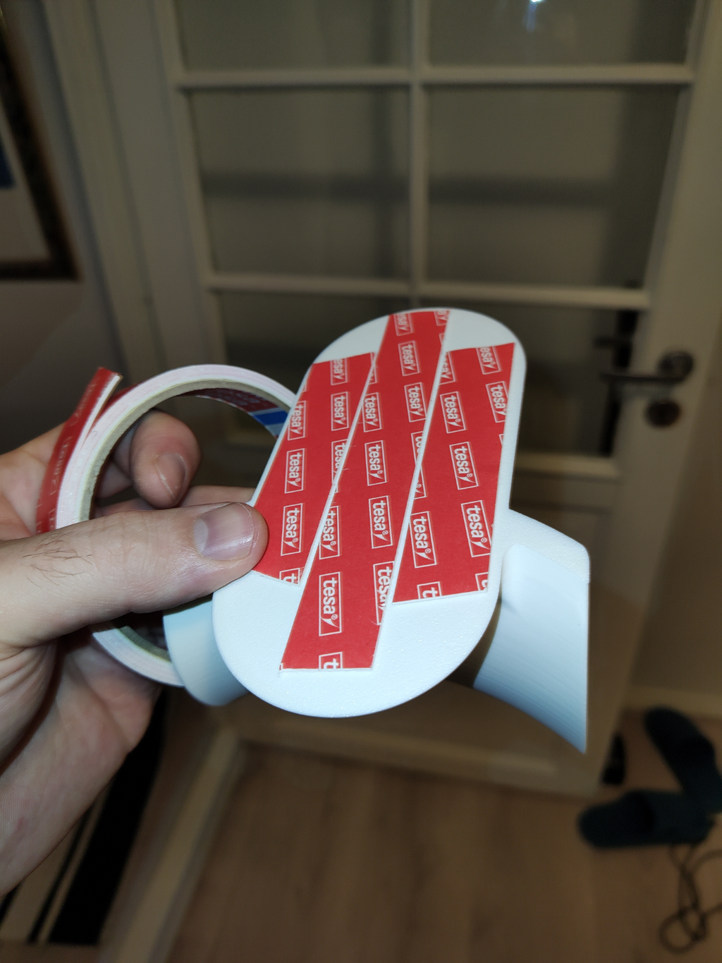 Wall cable hanger