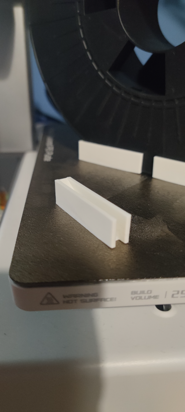 Spool blocker