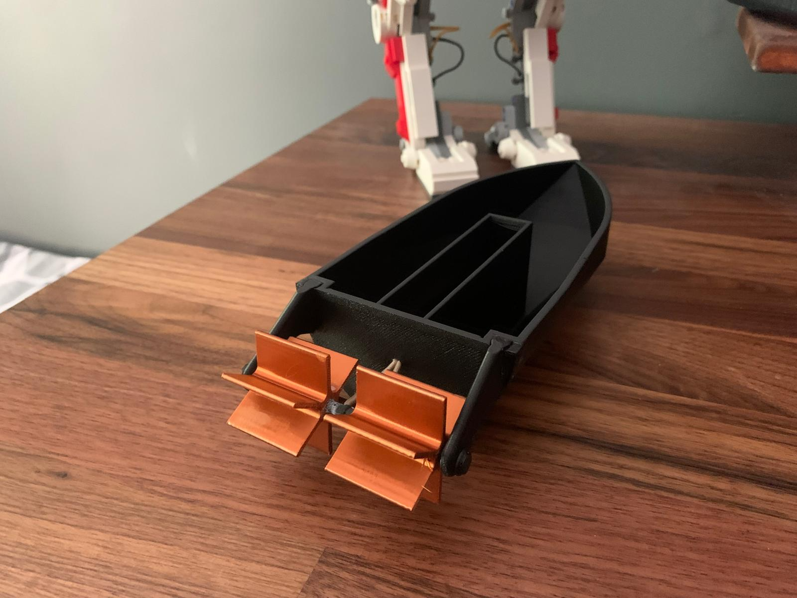 Rubber band boat