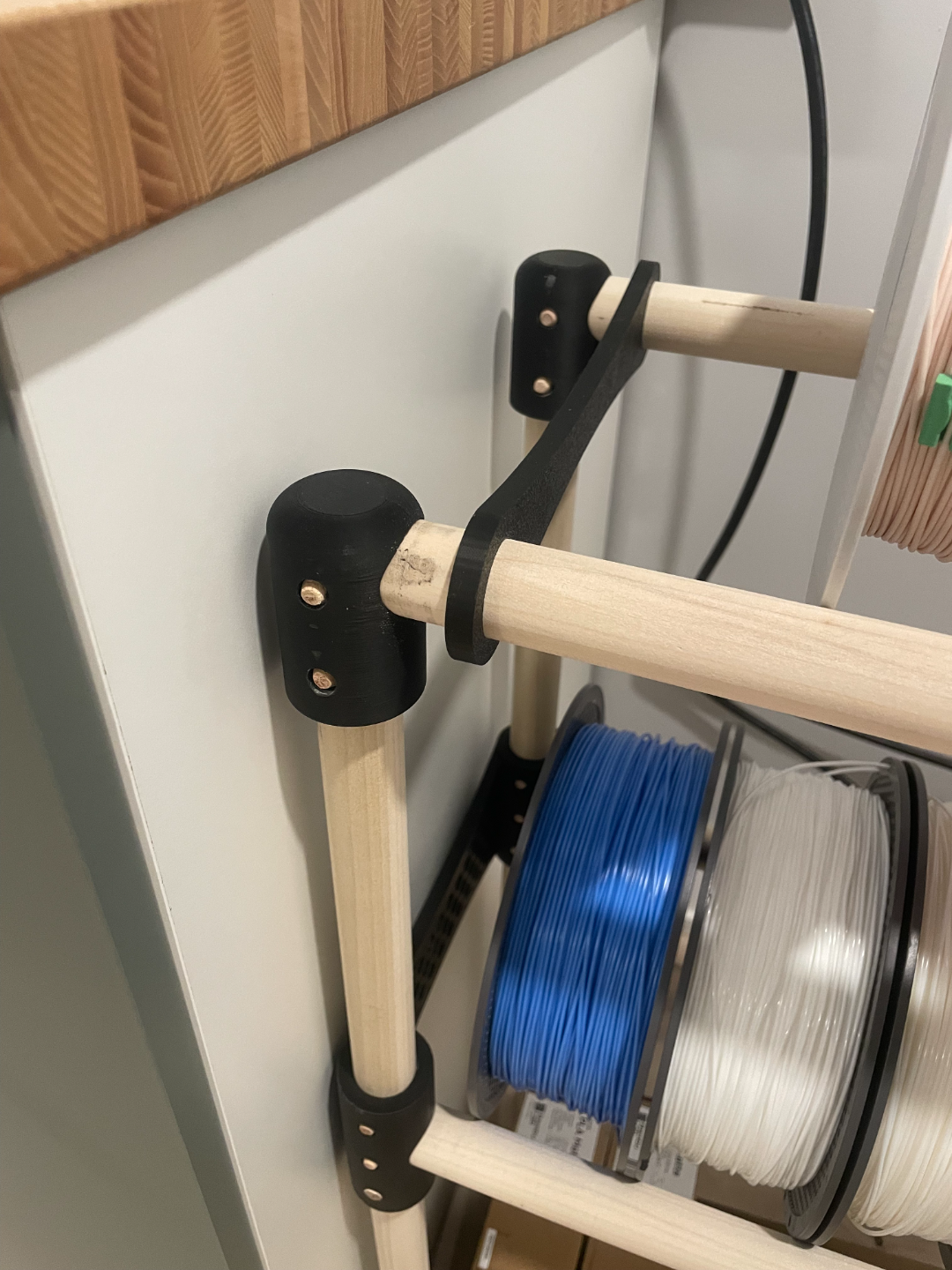 Stylish Filament Shelf (no screws!)
