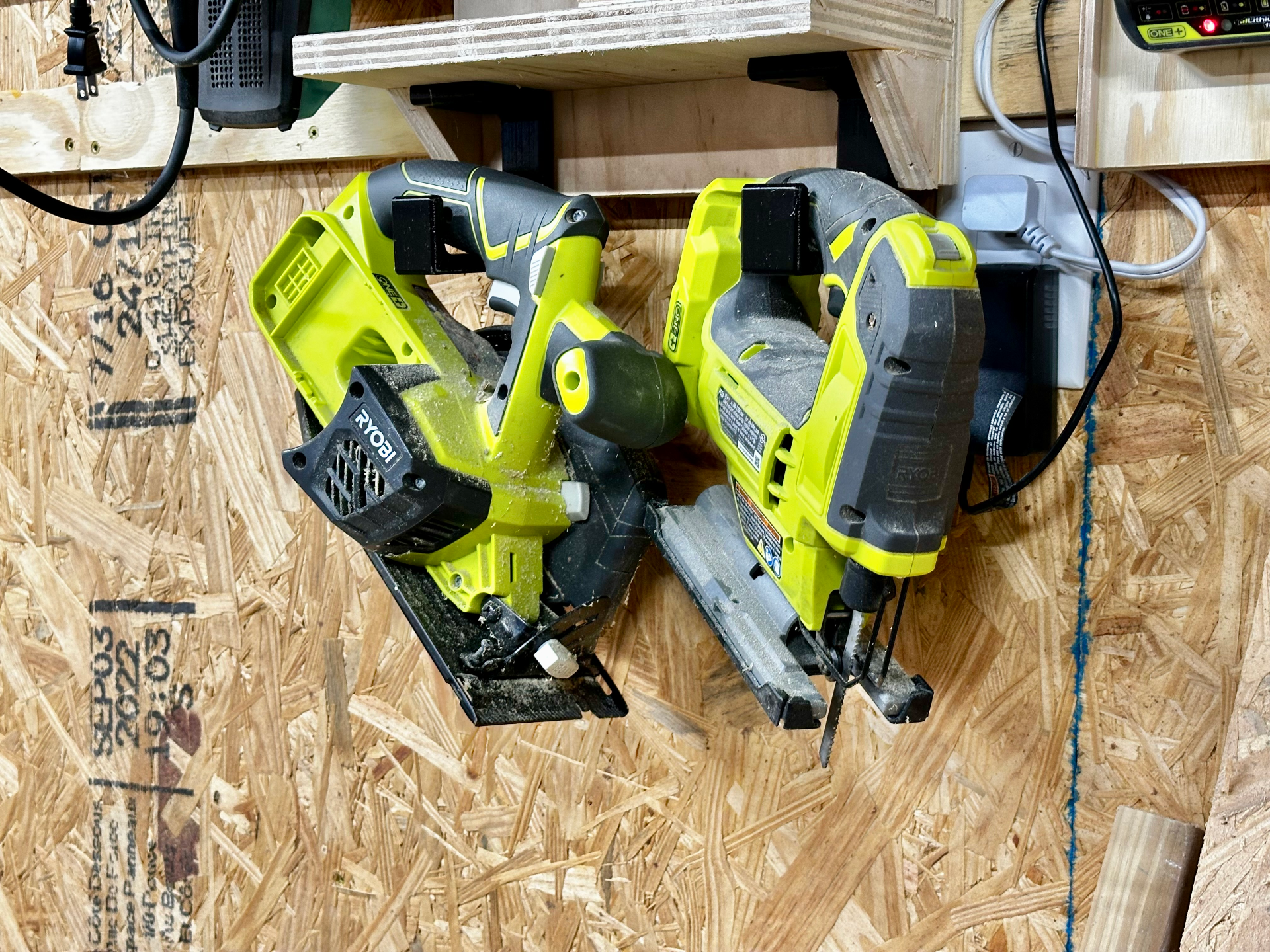 Undermount Hook
