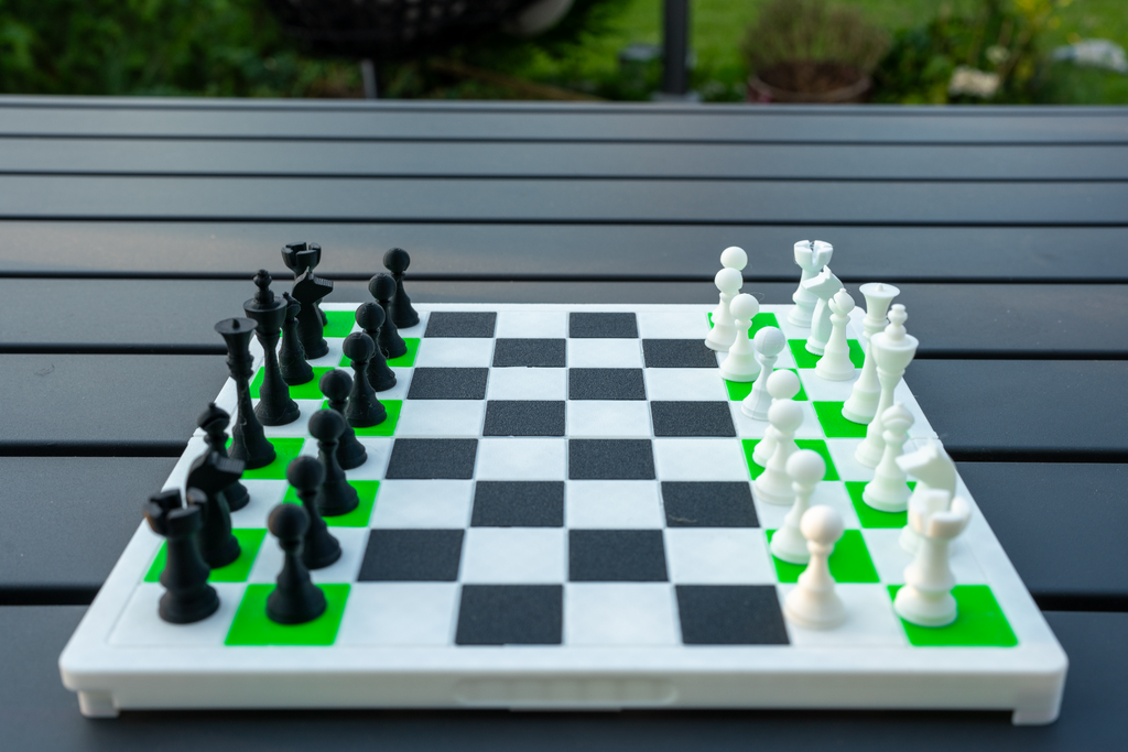 Multicolor Chess travel edition - print in place