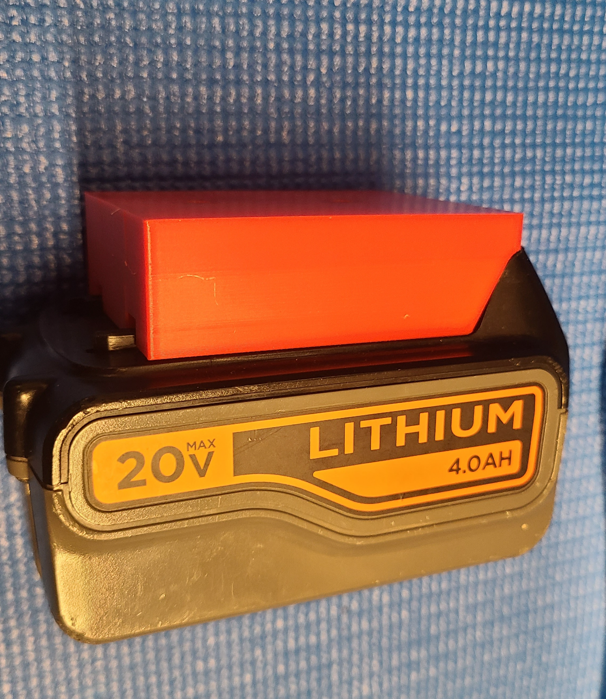 Black and Decker 20V Locking Battery Wall Mount