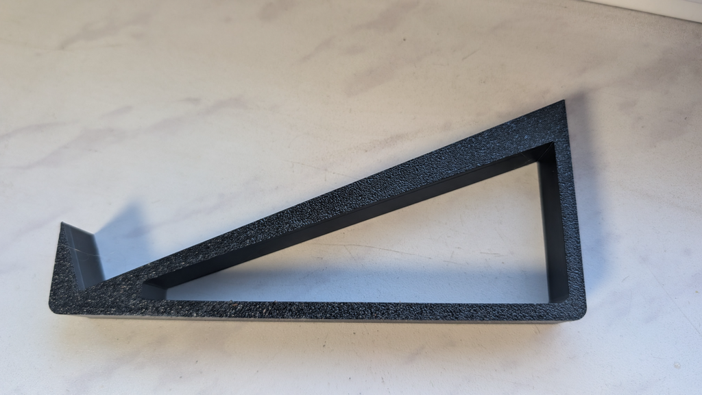 Speaker angle stand, high shelf