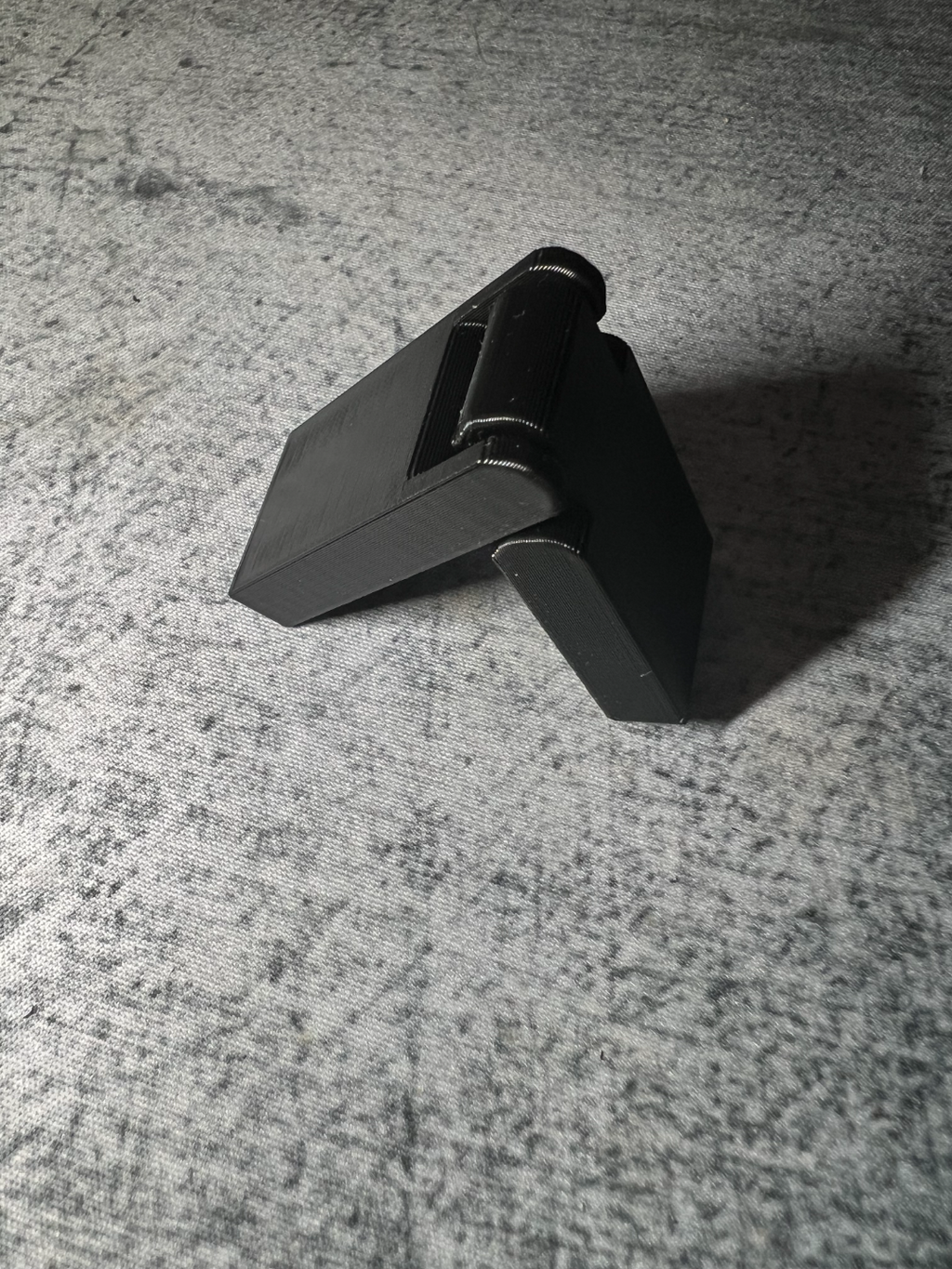 Fidget hinge