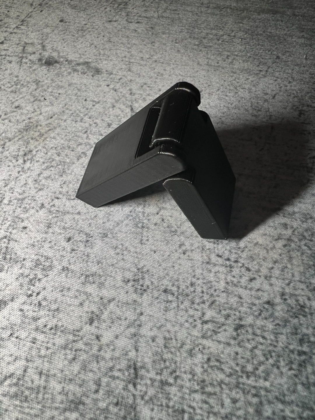 Fidget hinge