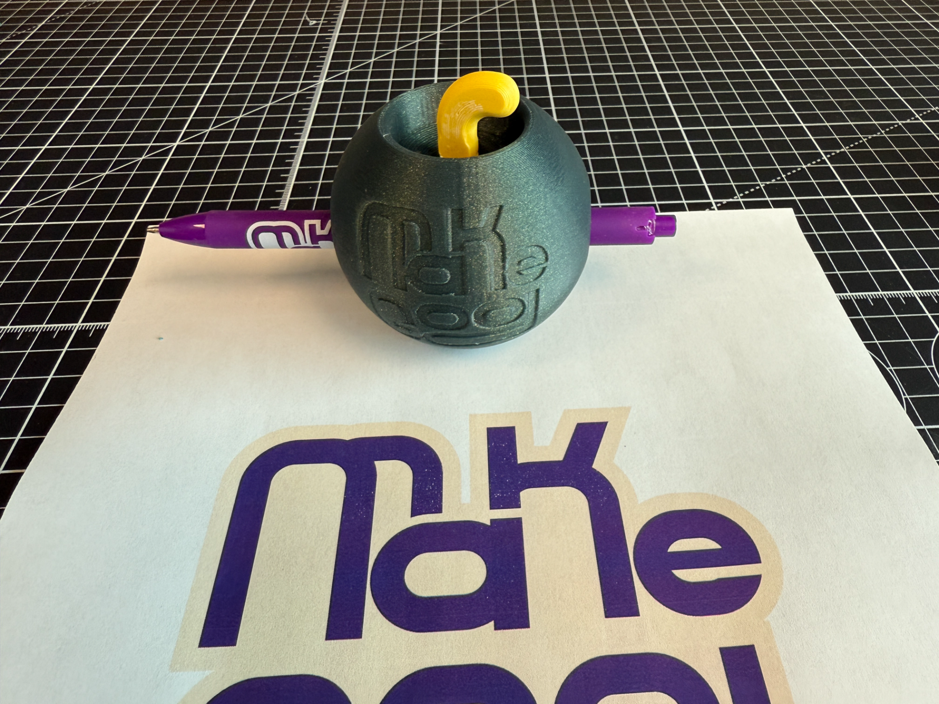 MakeGood Pen Ball - Large - Writing Device