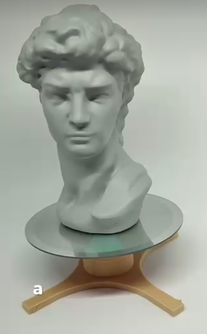 Rotating turntable for easier miniature painting
