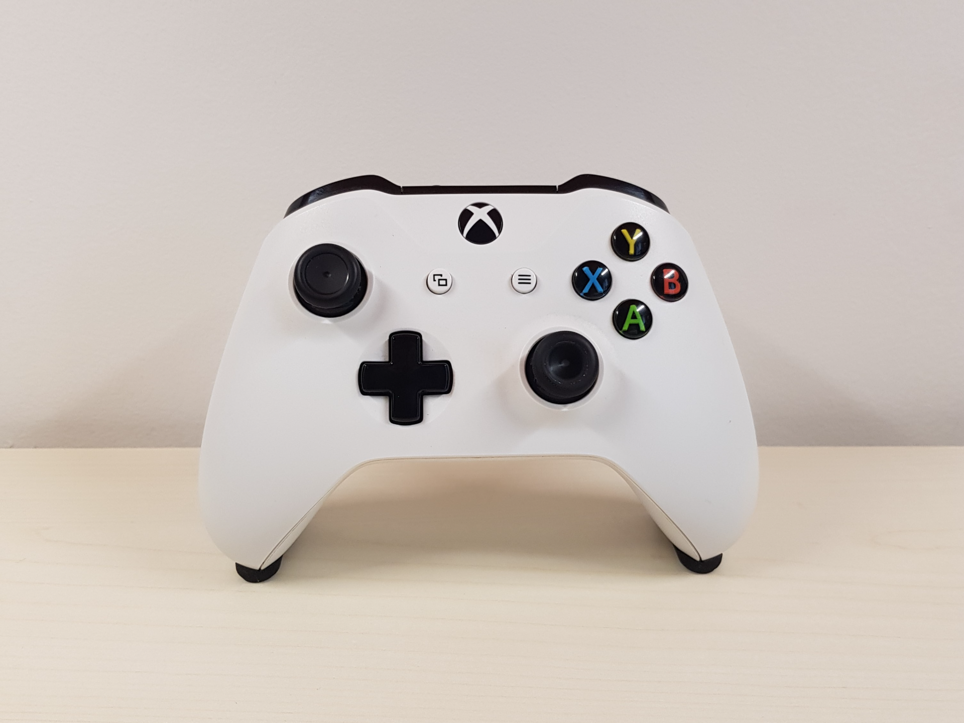 Invisible Xbox ONE Controller Holder Minimalist