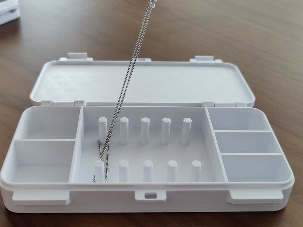 Travel jewelry box