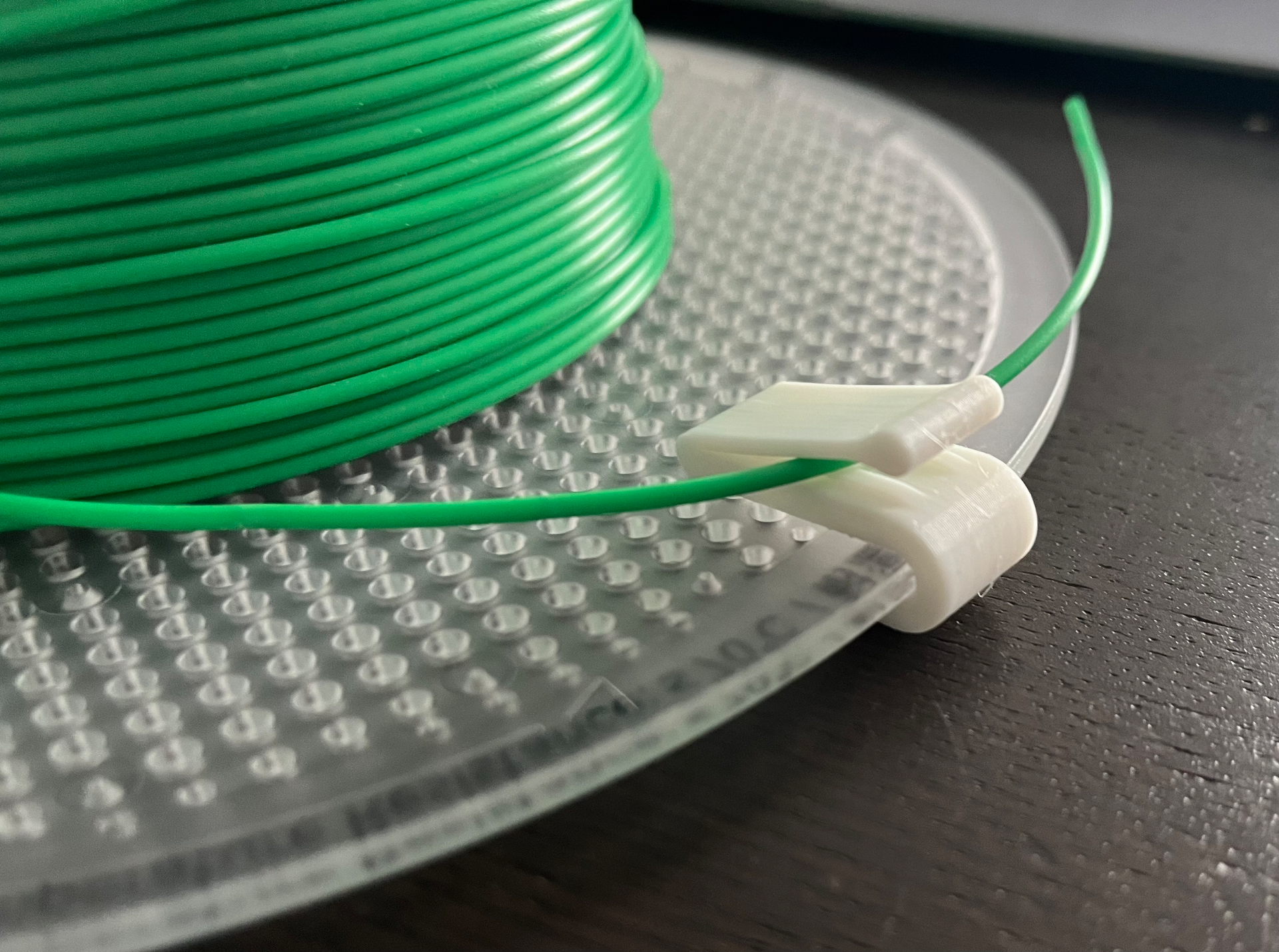 Filament clip. Fits almost all filaments.