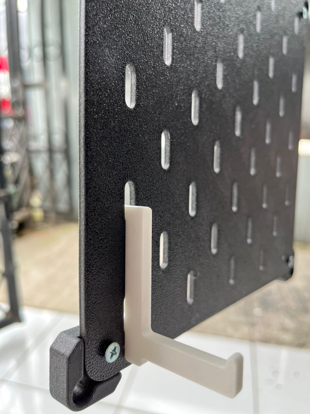 Pegboard flat hook