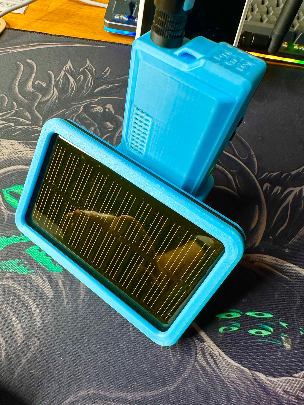 Seeed Studio Wio Tracker L1 case and Solar Dock