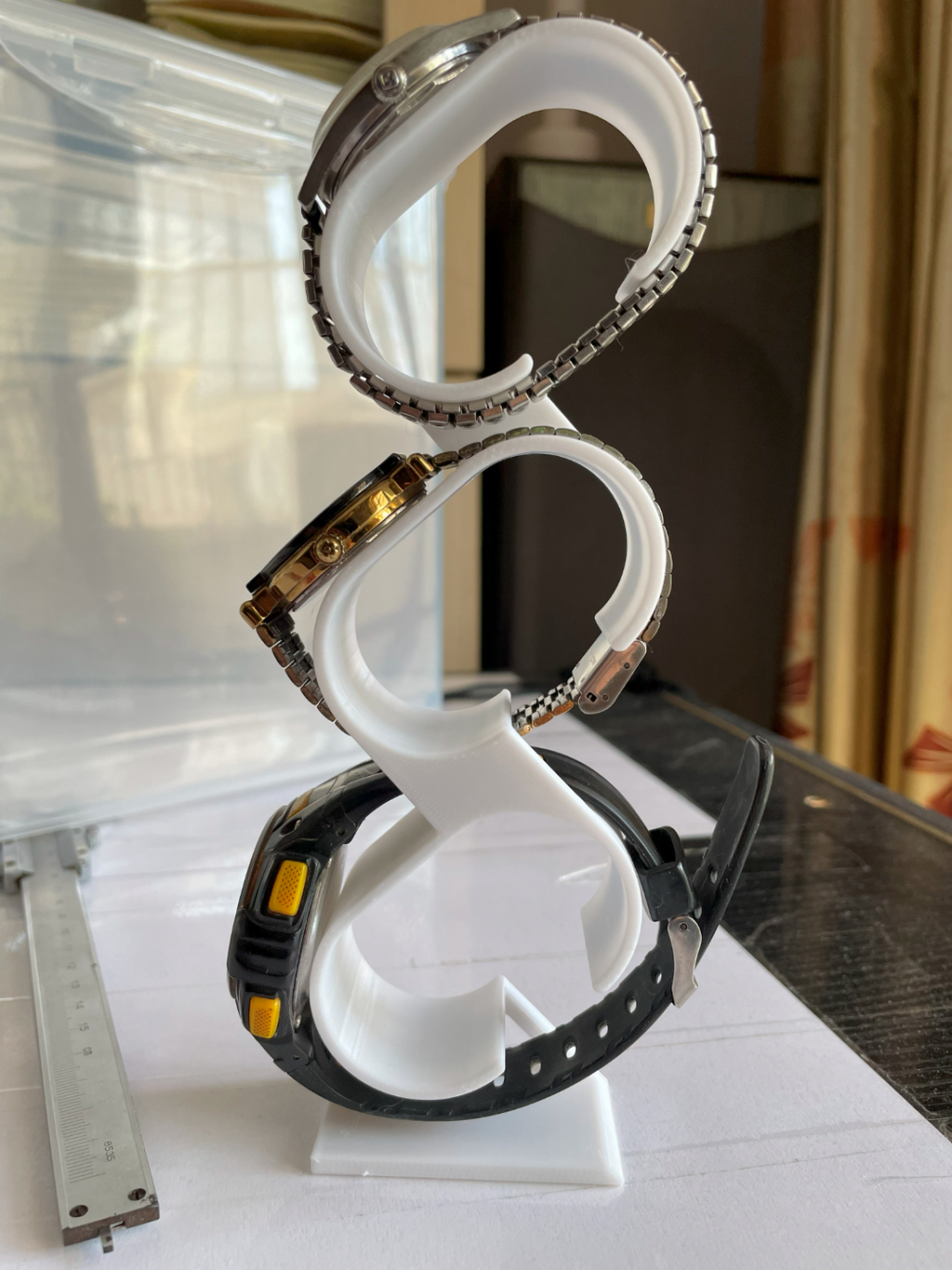 Vertical triple watch stand