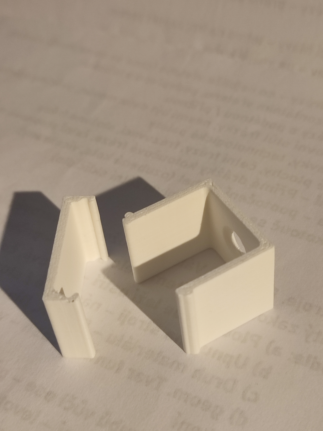 cable clip / cable duct