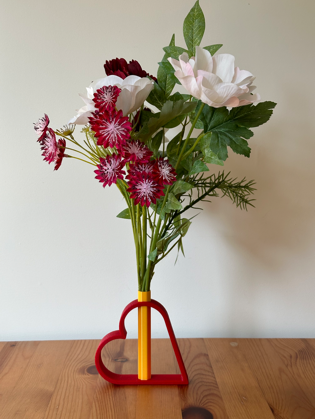 Heart Vase Octagonal 100mm - Perfect for Valentines, Mothers Day, a Loved one. No Supports
