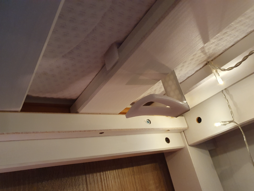 Bunk bed headphone holder
