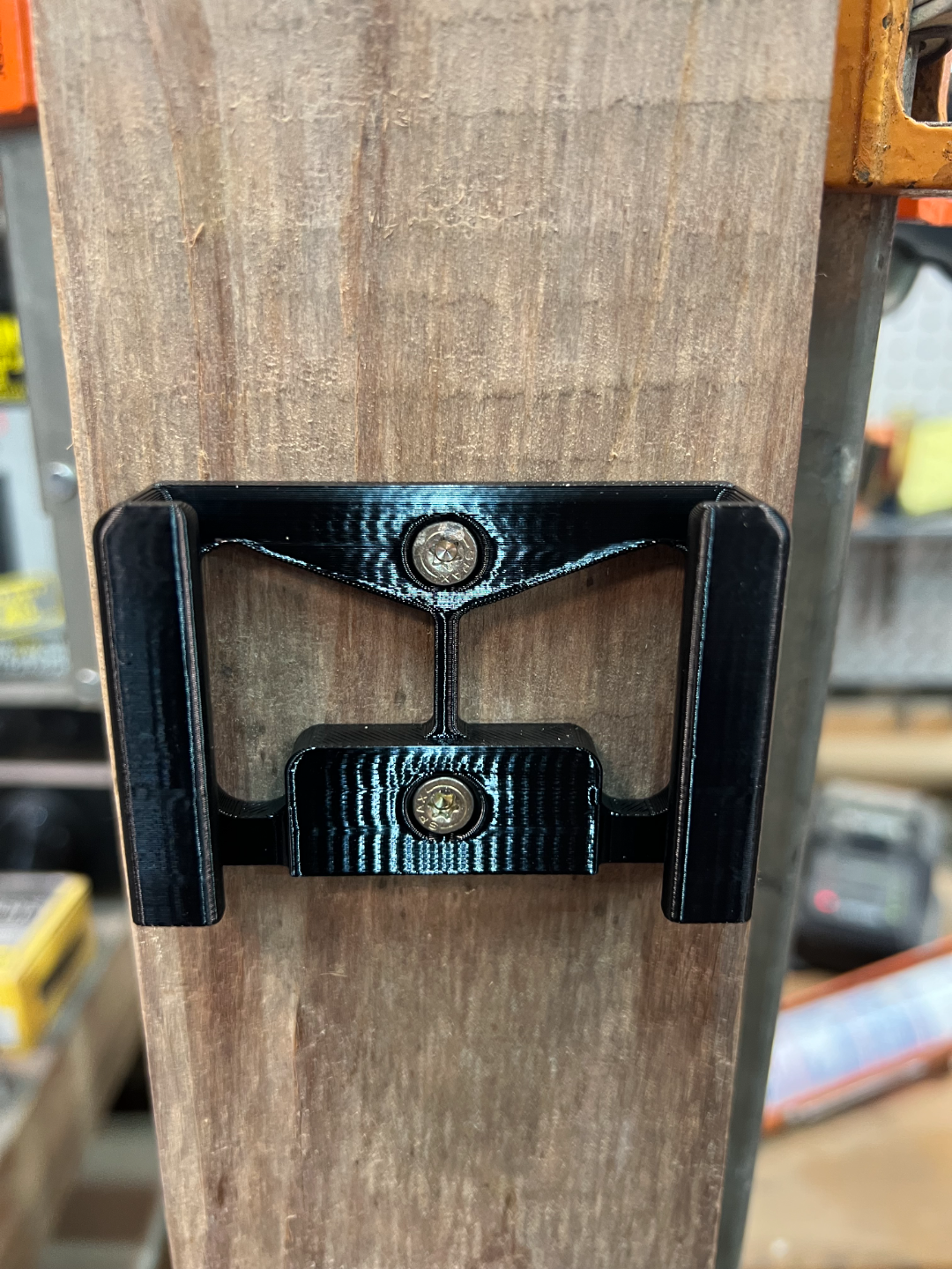 Makita 18V battery holder screw in-latch free
